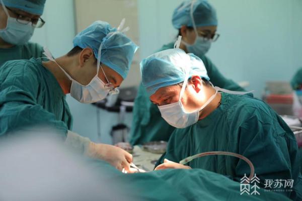 全国整体疫情已进入低流行水平，医疗秩序全面恢复(图2)