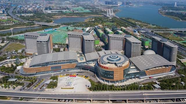 医院越盖越大，医疗技术越来越先进，医疗费却越来越贵(图3)