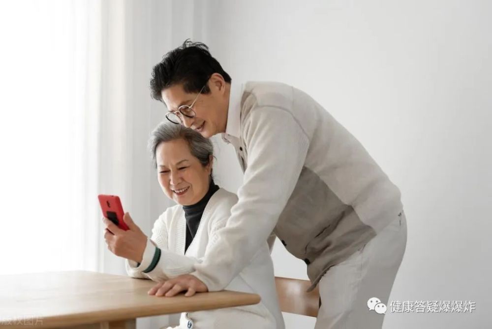 中老年人，还有必要过夫妻生活吗？要注意什么？要做好这8件事(图2)