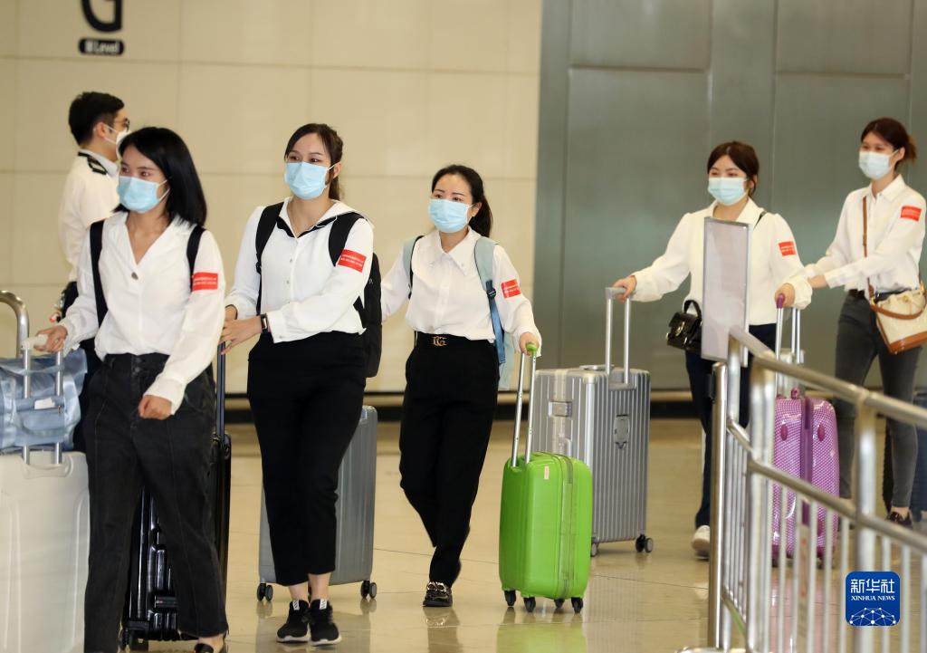 内地医护人员抵港参与“大湾区医疗人才交流计划”(图1)