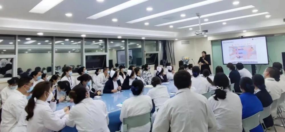8757c39afec5943e603a3de49a7f34d2.png 健康中国看山西:山西医科大学第一医院举行提升住院医疗服务能力专题培训(图1)