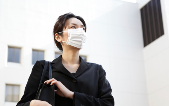 盆腔积液怎么办？不治疗会自己好吗